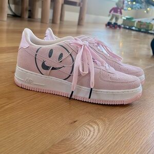 Nike 6.5 youth pink air forces